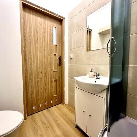 Kosciuszki 15m2 & Parking Διαμέρισμα *