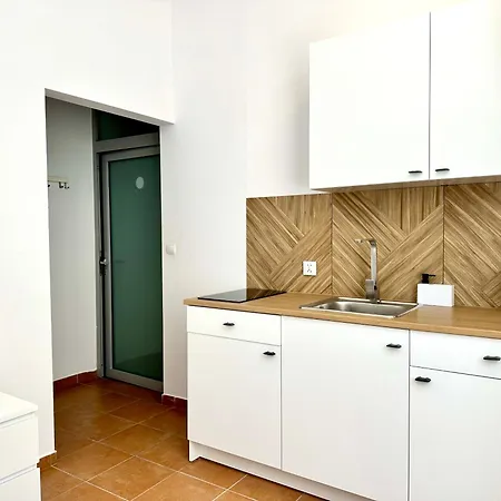 Kosciuszki 15m2 & Parking Διαμέρισμα *